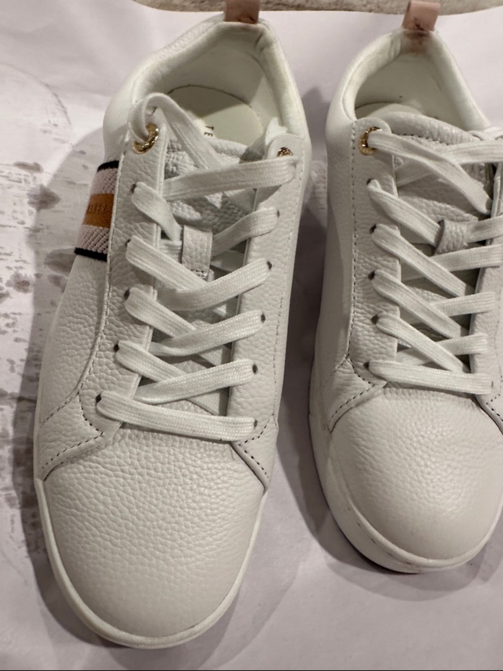 Ted Baker Women's White Leather-Style Casual Sneakers with Stripe Detail - Picture 2 of 6